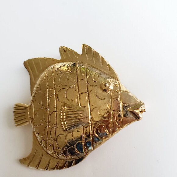 Large Gold Fish Brooch - Picture 3 of 5